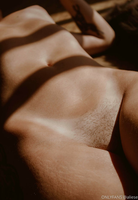 Aliesealieseoff xxx pornstar pictures