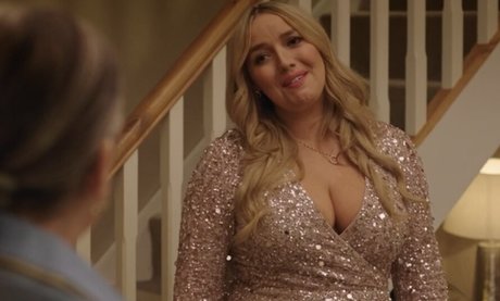 Joy McAvoy hot actress pics