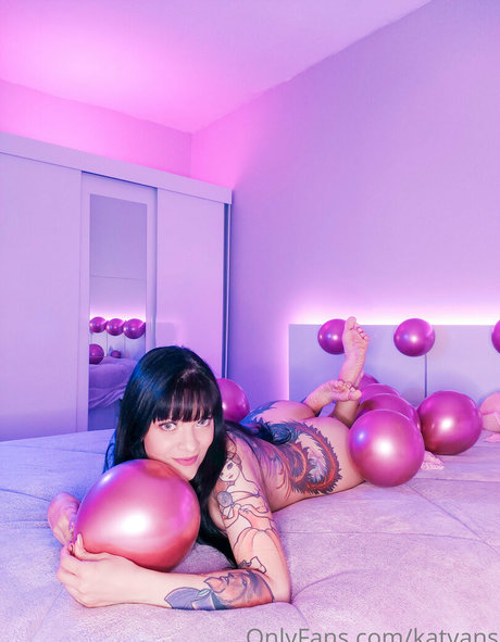 Kat Vans model nudes pic