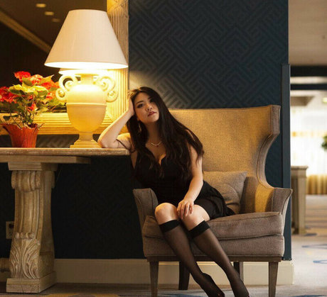 Windellia model adult gallery