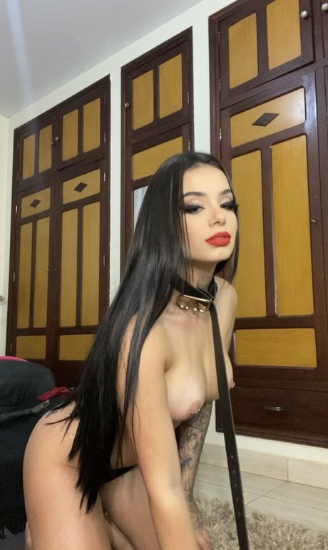 Lunna Sky porn model img