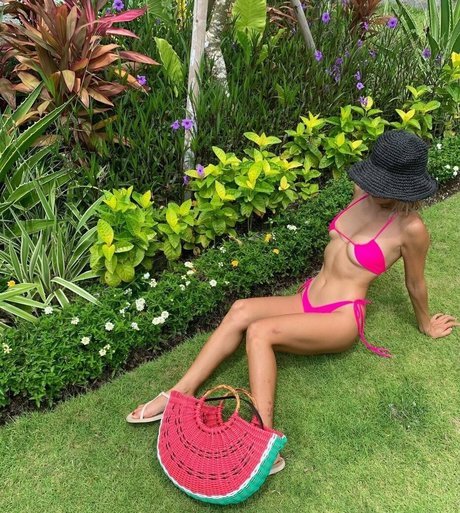 Minymaxxvip erotic pornstar gallery