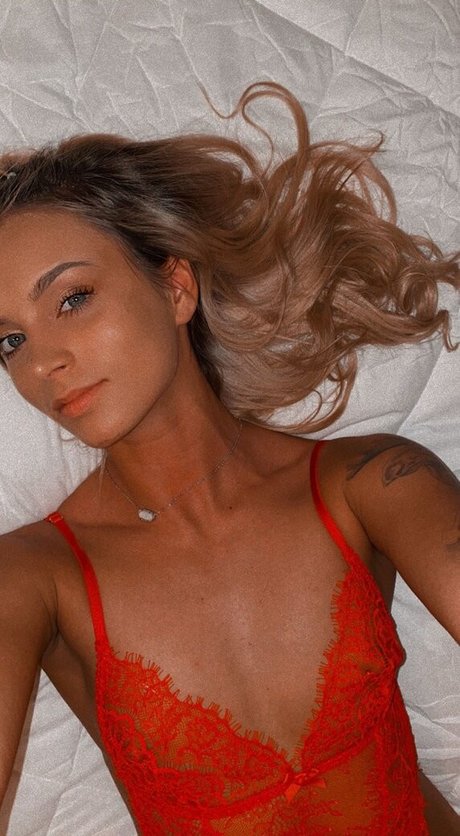 Cutiekate 820 pretty star photo