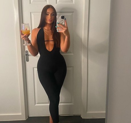 Chlo marsh naked model archive