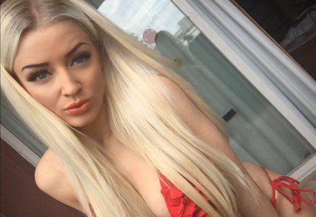 Xcandylashes sexy pornstar gallery