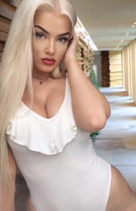 Xcandylashes model image