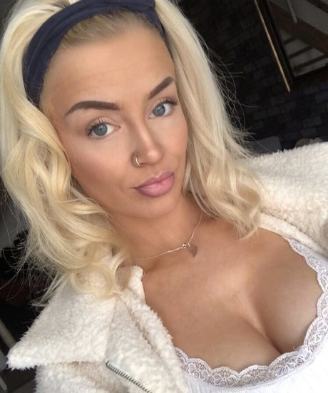 Xcandylashes hot actress photo