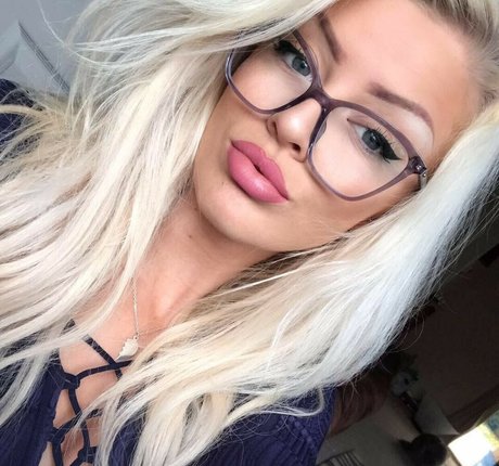 pov asian onlyfans exclusive image