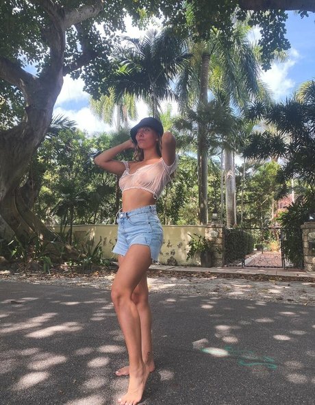 Larissasskin1 pornstar erotic img