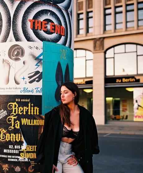 Sophieandjune model sex photo