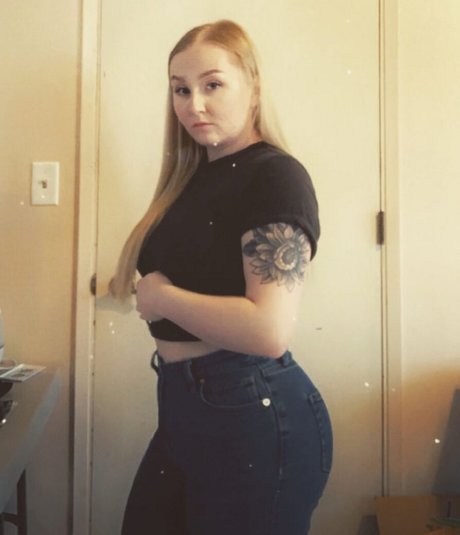 AshlieEstle model high quality pictures