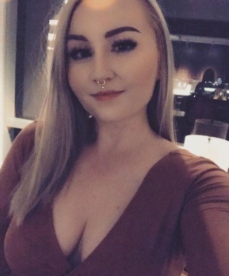 AshlieEstle model hot pictures