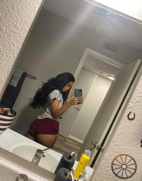 honeyqoldd pornstar naked image