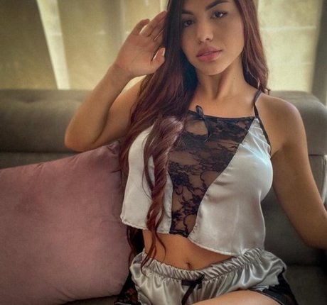 ariana13 hot star image