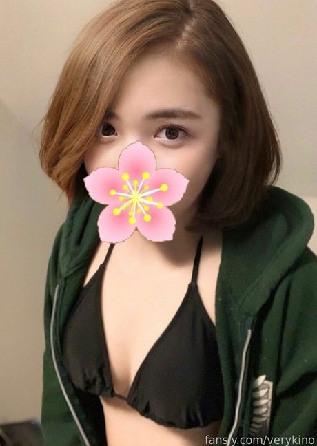 Verykino nude model image