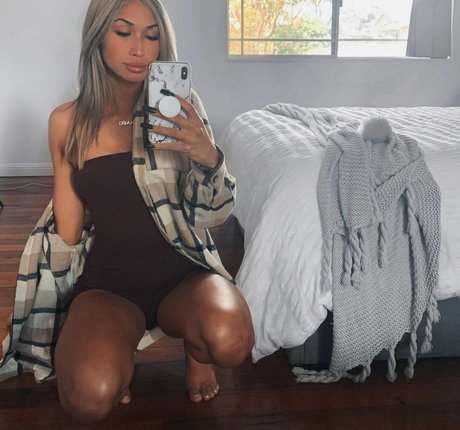 temikaterehialee x xxx star image