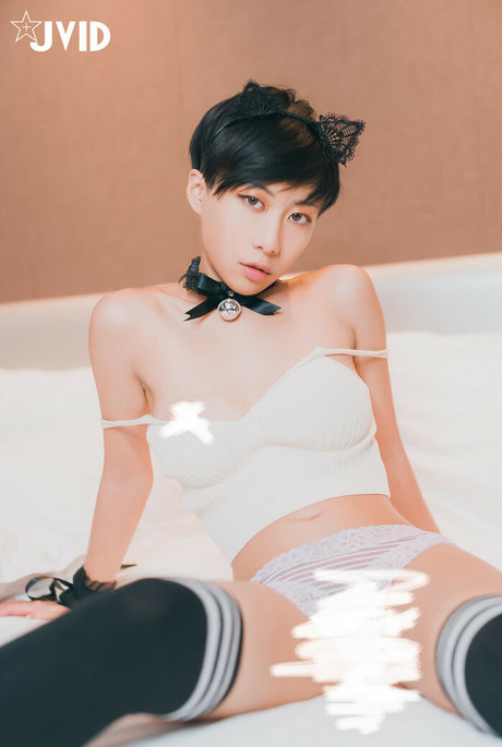 Medea0212 naked model pictures