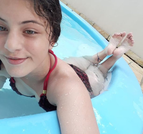 Friend s Pretty Feet model best image