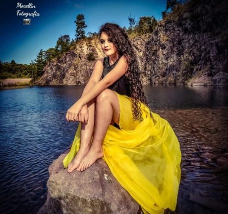 Friend s Pretty Feet actress galleries