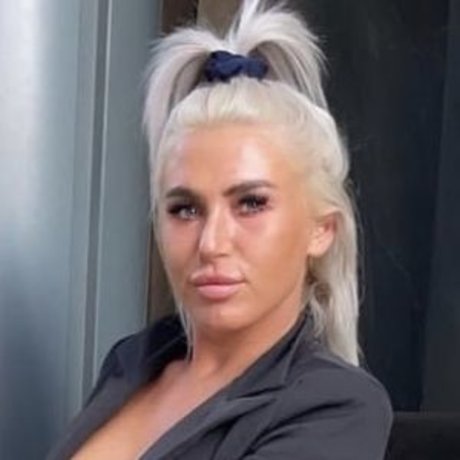 Miss Wro3 sex model pics