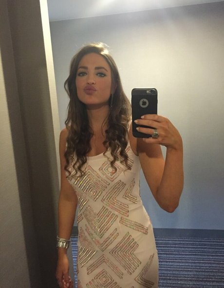 Lauren Bedford Russell model erotic pic