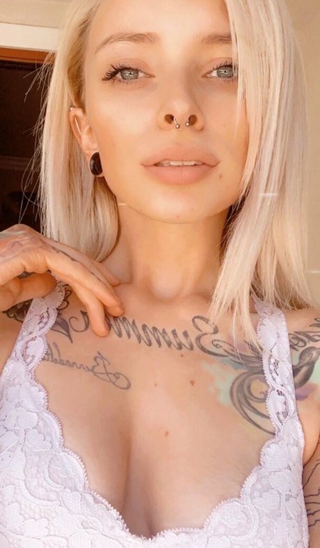 Mamisoso model nudes photos