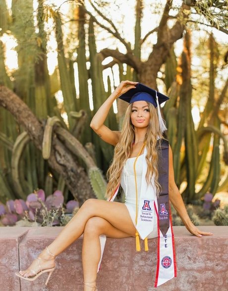 TheAugustAngelUofA adult model pics