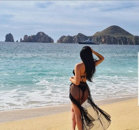 diana arias model images