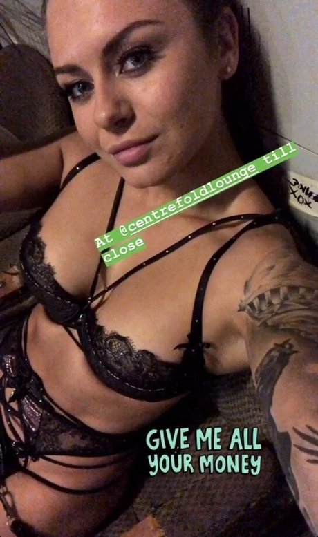 Paige Mills hot model pic