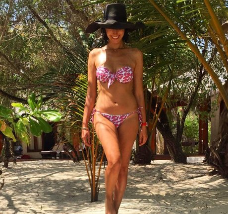 Caterina Balivo exclusive actress pictures