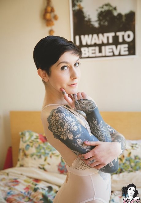 Femme Puppy star pornographic photos