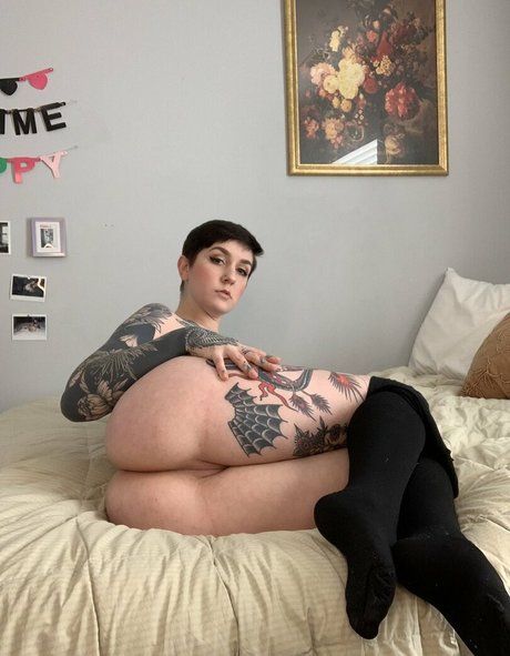 Femme Puppy sex pornstar pic