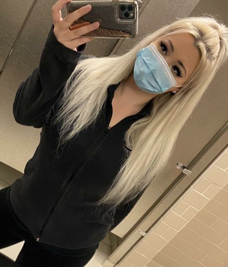 RoyalxHighness adult actress archive