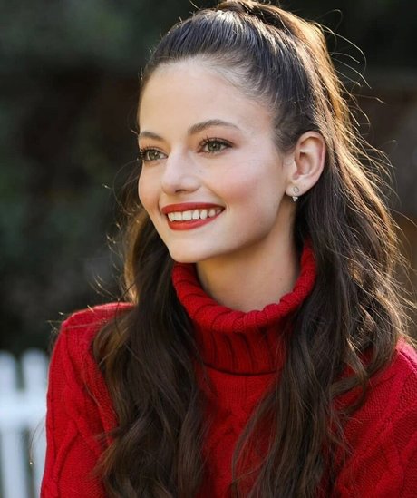 Mackenzie Foy star pretty pictures