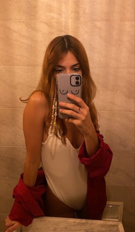 rennaacer model free photo