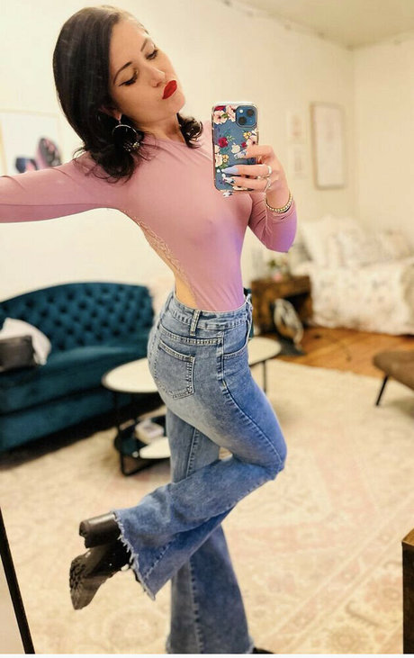 Keanu C Thompson exclusive pornstar image