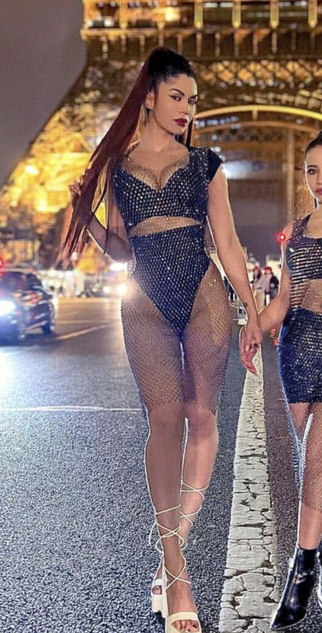 Lauren Cruz star naked pics