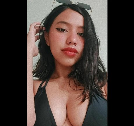 iNoheli pretty pornstar picture