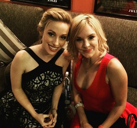 Brea Grant pretty star photo