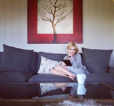 Brea Grant pretty model picture