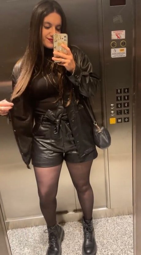 Marlisjun nude model picture