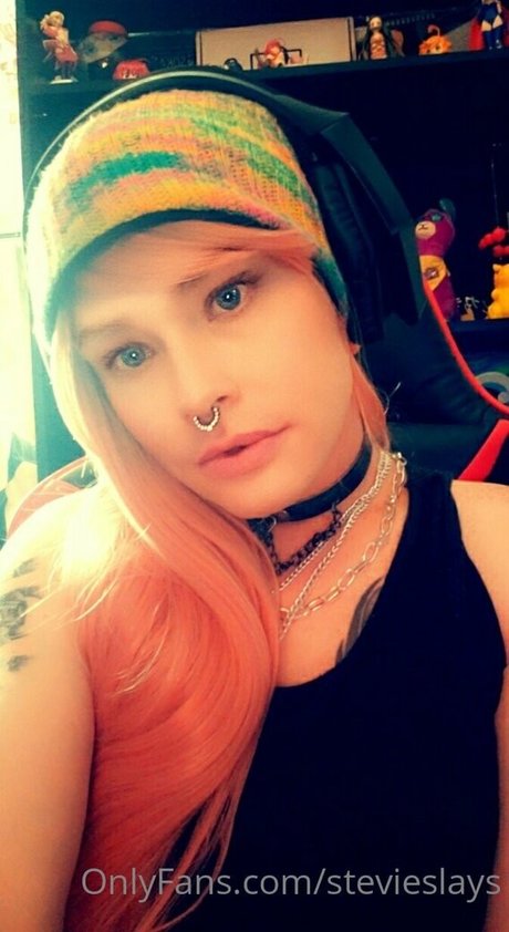 stevieslays model erotic picture