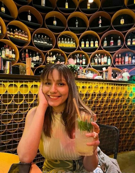 estelagomez model free img