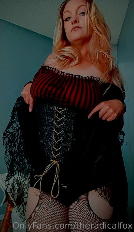 theradicalfox sexy star archive