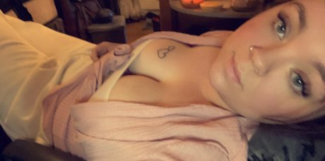 spoiledqueen180 pornstar naked photos