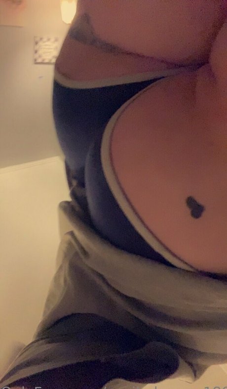 spoiledqueen180 model hot image