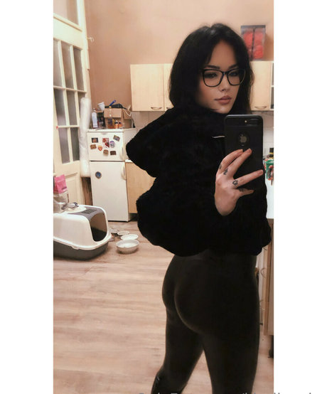 kicsilanyka star adult photo