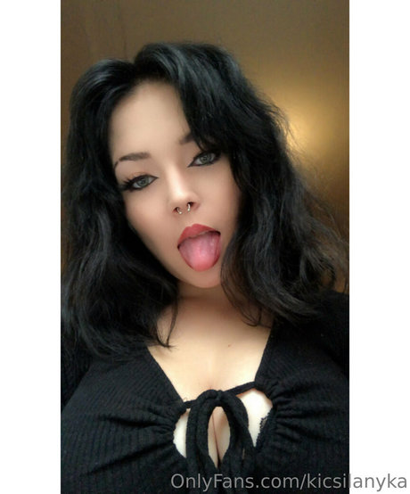 kicsilanyka model nude img