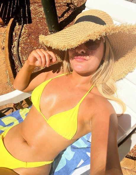 Perth Girls star pretty pic