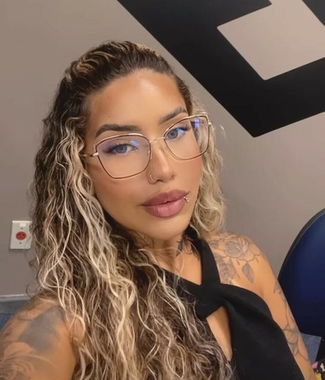 army milf onlyfans naked pictures